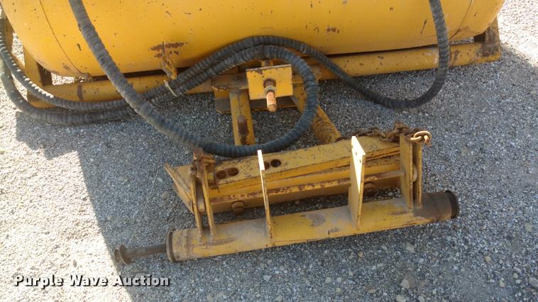 image for item DB0768 MB broom