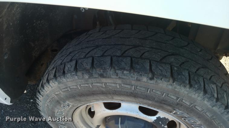 image for item DB0773 2008 GMC Canyon Ext. Cab pickup truck