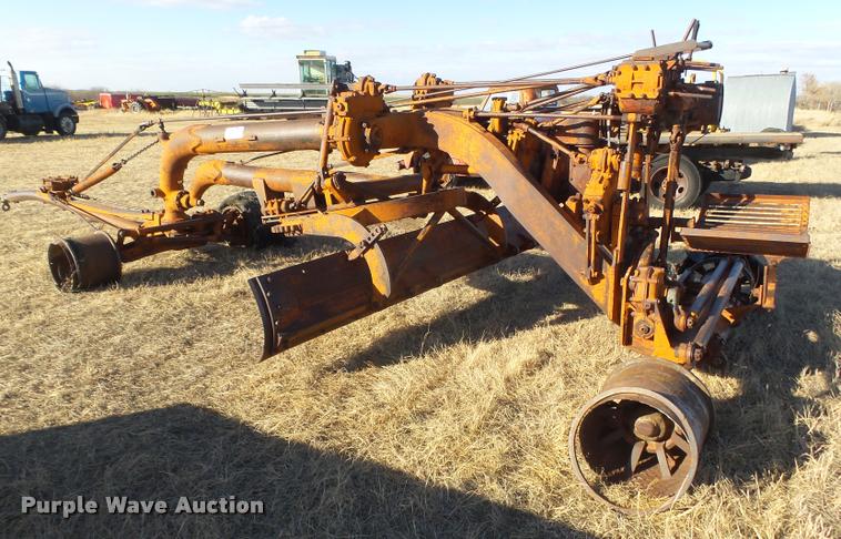 image for item DB1761 Allis Chalmers scraper