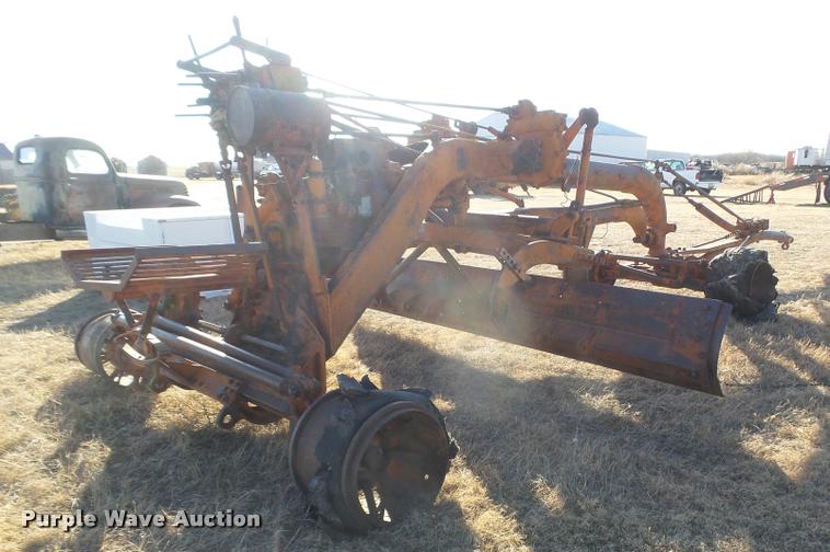 image for item DB1761 Allis Chalmers scraper