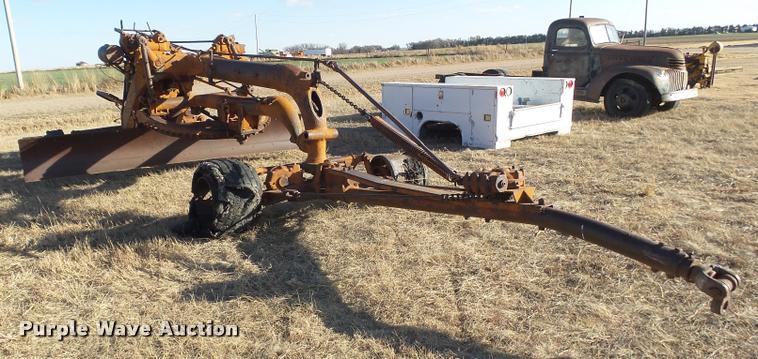 image for item DB1761 Allis Chalmers scraper