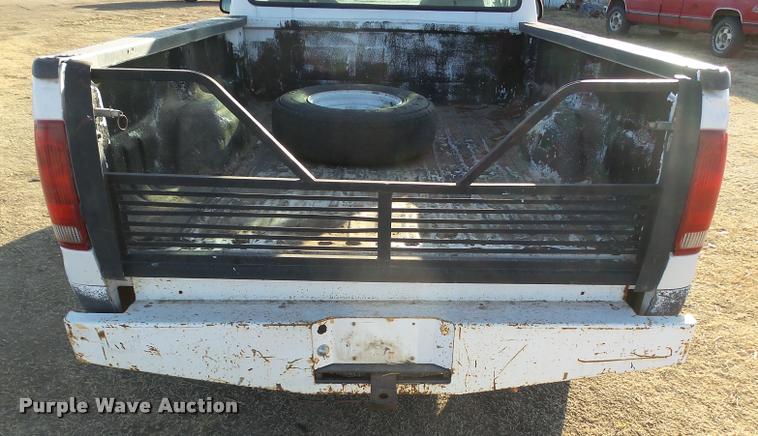 image for item DB1766 1999 Ford F250 Super Duty pickup truck