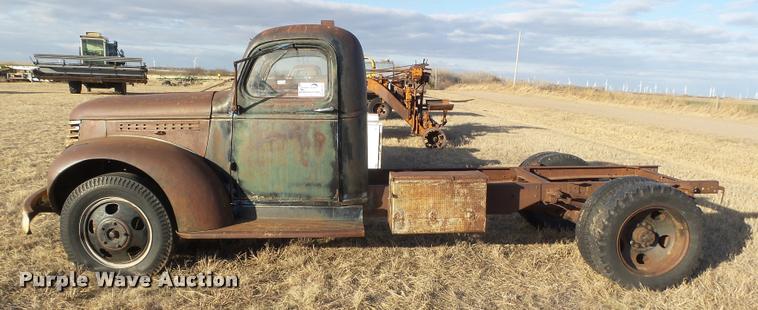 image for item DB1767 1945 Chevrolet truck cab and chassis