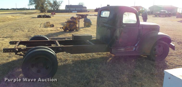 image for item DB1767 1945 Chevrolet truck cab and chassis