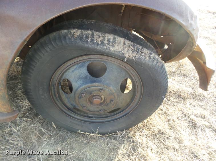 image for item DB1767 1945 Chevrolet truck cab and chassis