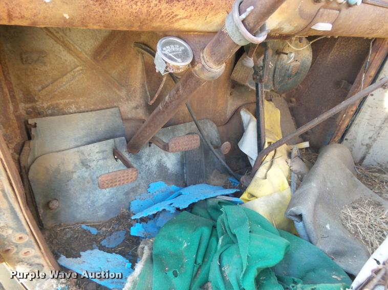 image for item DB1767 1945 Chevrolet truck cab and chassis