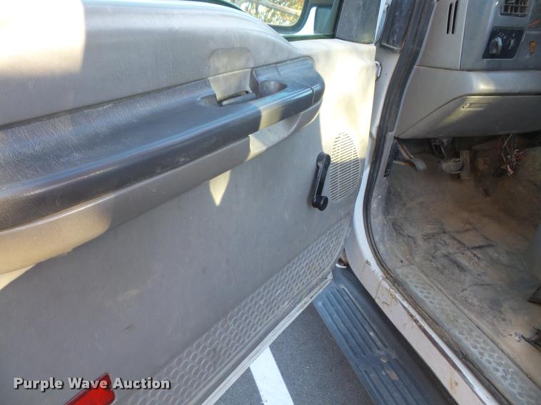 image for item DB2768 2001 Ford F250 Super Duty pickup truck