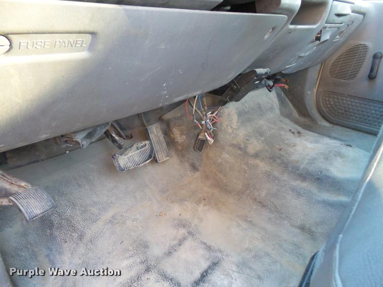 image for item DB2768 2001 Ford F250 Super Duty pickup truck