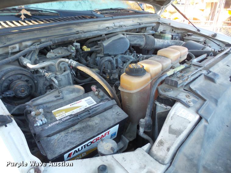 image for item DB2768 2001 Ford F250 Super Duty pickup truck