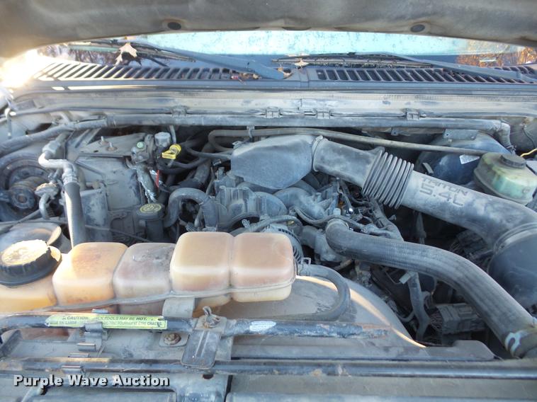 image for item DB2768 2001 Ford F250 Super Duty pickup truck