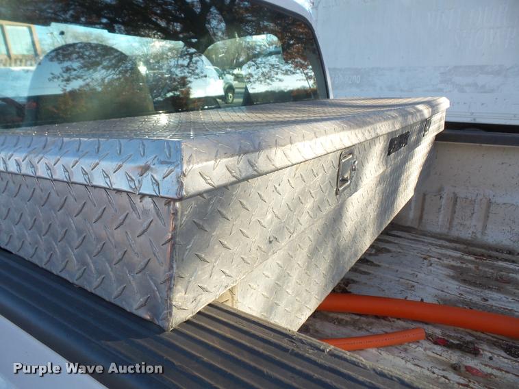 image for item DB2768 2001 Ford F250 Super Duty pickup truck