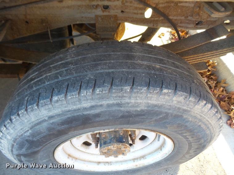 image for item DB2768 2001 Ford F250 Super Duty pickup truck