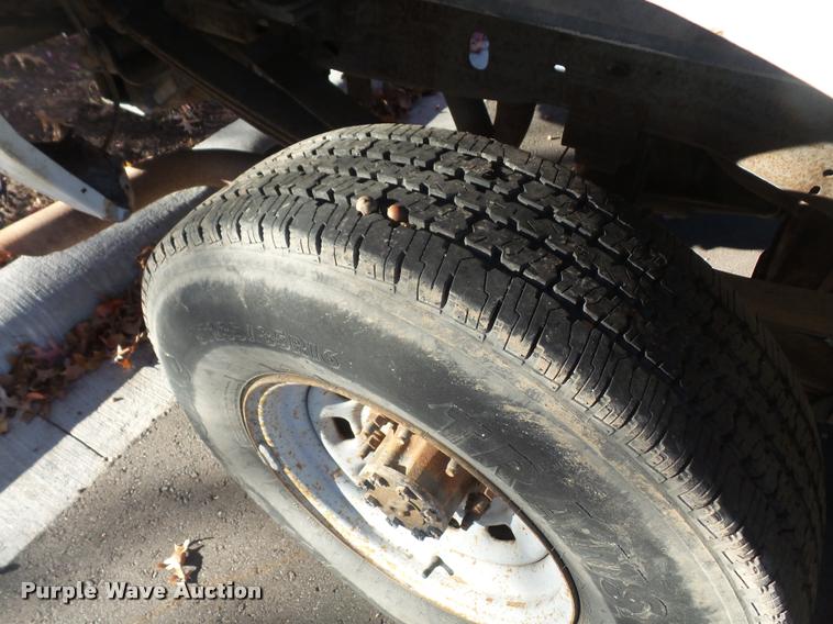 image for item DB2768 2001 Ford F250 Super Duty pickup truck