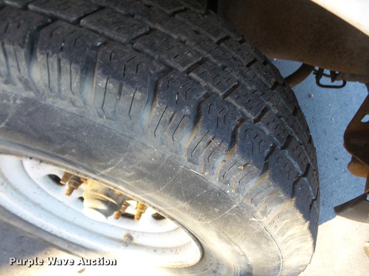 image for item DB2768 2001 Ford F250 Super Duty pickup truck