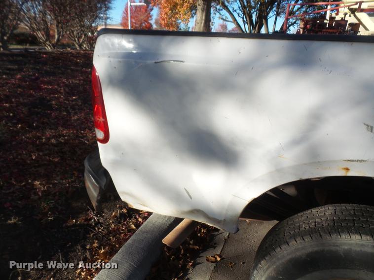 image for item DB2768 2001 Ford F250 Super Duty pickup truck