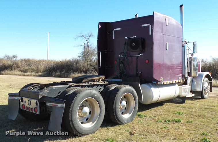 image for item DB4623 1995 Peterbilt 379 semi truck