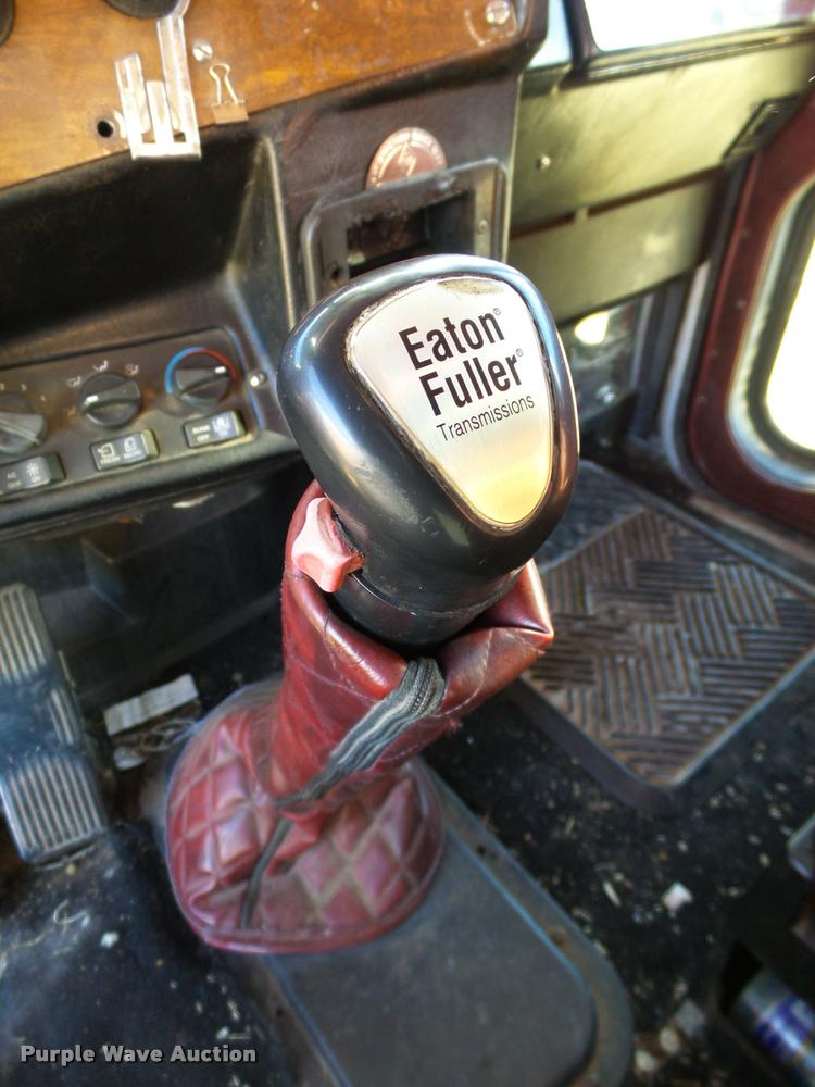 image for item DB4623 1995 Peterbilt 379 semi truck