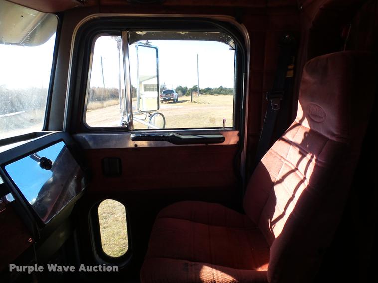 image for item DB4623 1995 Peterbilt 379 semi truck