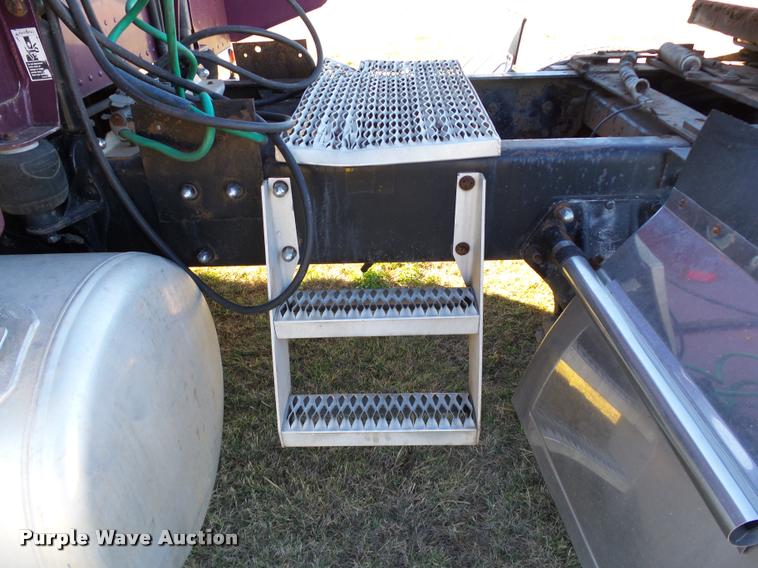 image for item DB4623 1995 Peterbilt 379 semi truck