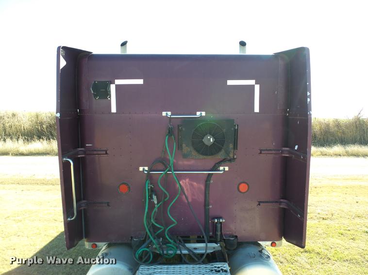 image for item DB4623 1995 Peterbilt 379 semi truck