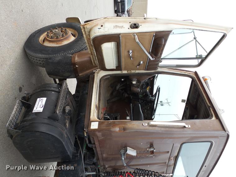 image for item DB4625 1984 Ford LN9000 semi truck