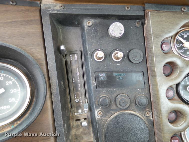 image for item DB4625 1984 Ford LN9000 semi truck