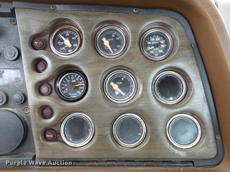 image for item DB4625 1984 Ford LN9000 semi truck