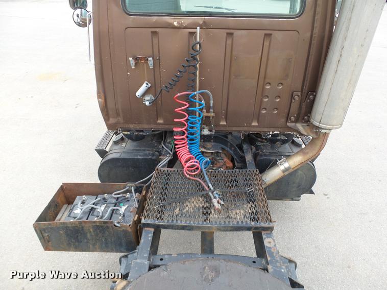 image for item DB4625 1984 Ford LN9000 semi truck