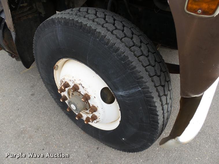 image for item DB4625 1984 Ford LN9000 semi truck