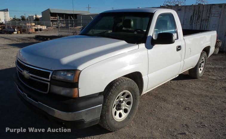 image for item DB5323 2007 Chevrolet Silverado Classic 1500 pickup truck
