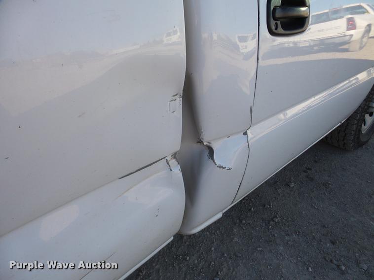 image for item DB5323 2007 Chevrolet Silverado Classic 1500 pickup truck