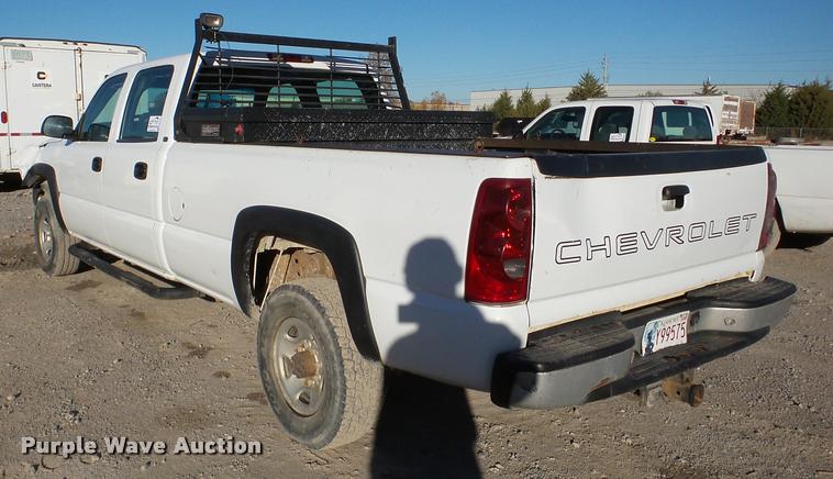 image for item DB5324 2003 Chevrolet Silverado 2500HD Crew Cab pickup truck