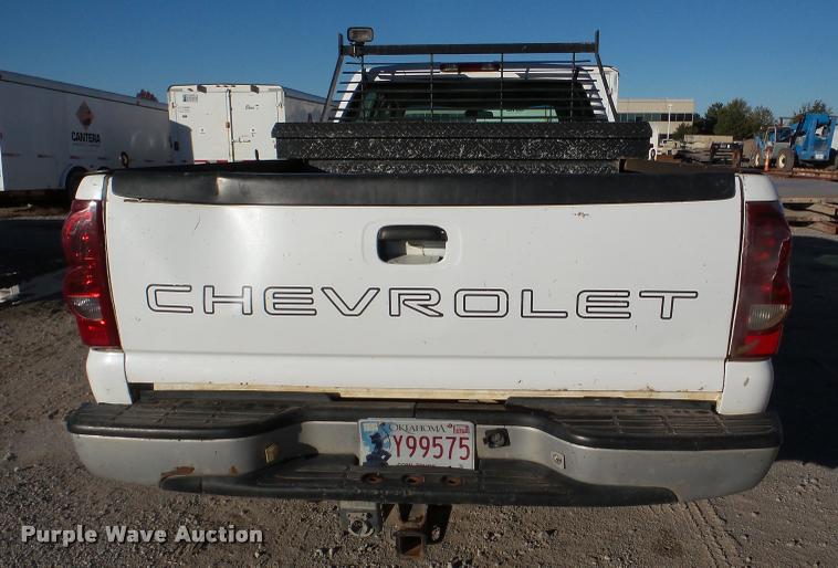 image for item DB5324 2003 Chevrolet Silverado 2500HD Crew Cab pickup truck