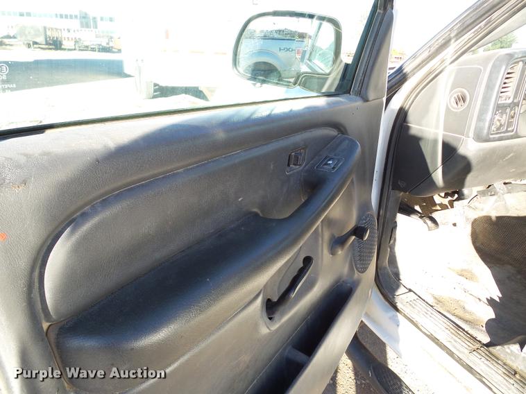 image for item DB5324 2003 Chevrolet Silverado 2500HD Crew Cab pickup truck