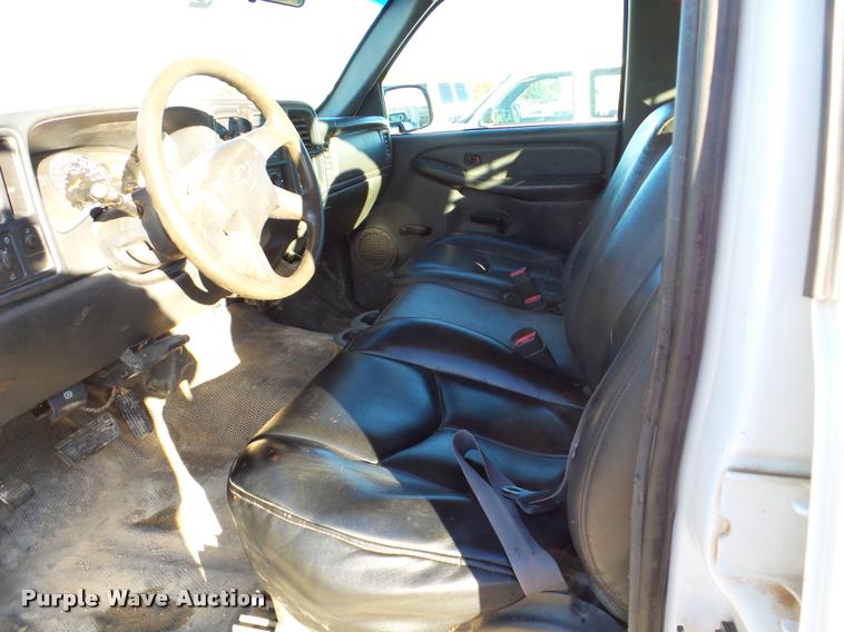 image for item DB5324 2003 Chevrolet Silverado 2500HD Crew Cab pickup truck