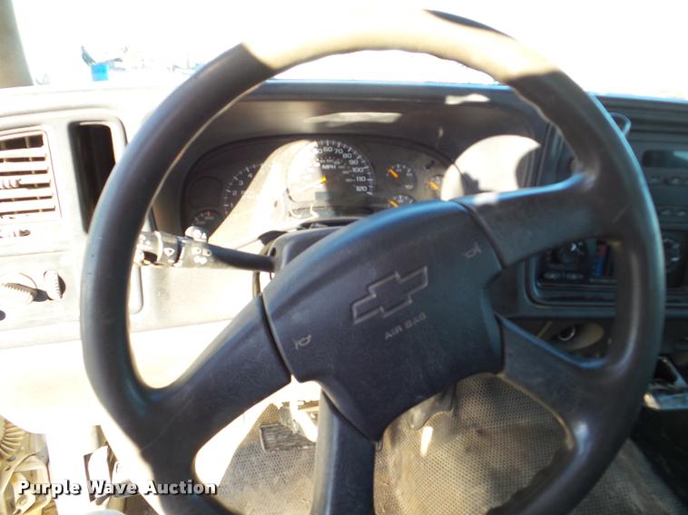 image for item DB5324 2003 Chevrolet Silverado 2500HD Crew Cab pickup truck