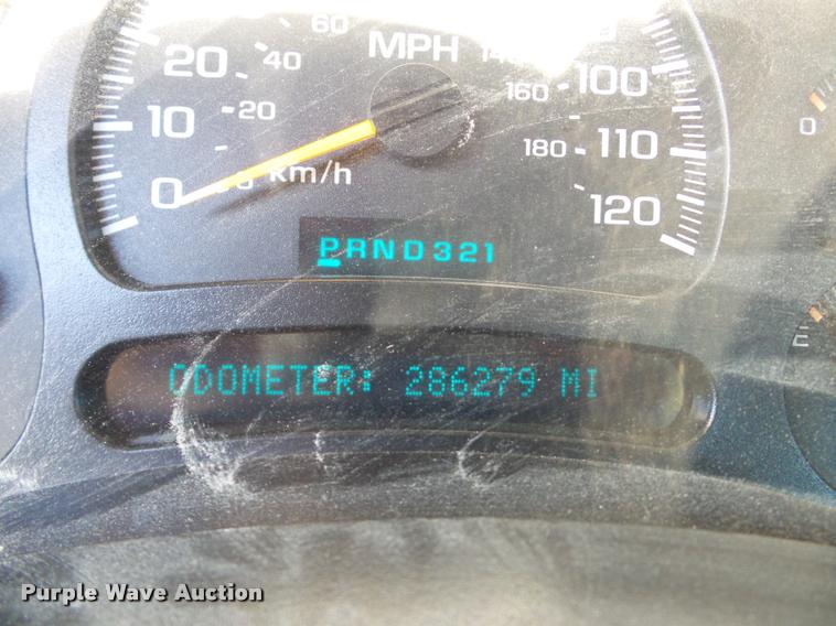 image for item DB5324 2003 Chevrolet Silverado 2500HD Crew Cab pickup truck