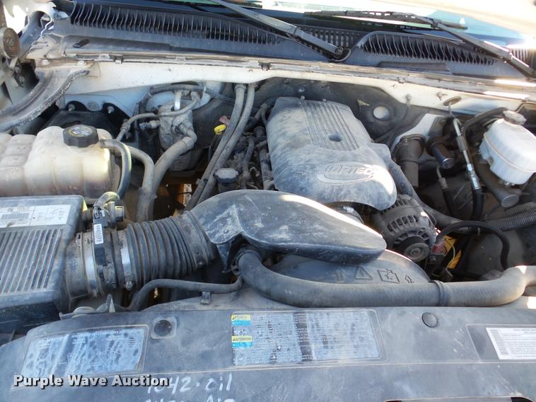 image for item DB5324 2003 Chevrolet Silverado 2500HD Crew Cab pickup truck