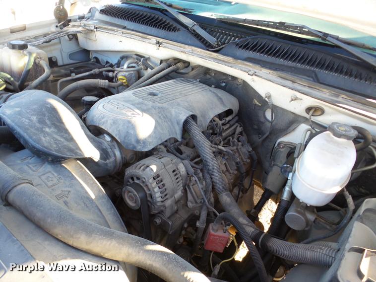 image for item DB5324 2003 Chevrolet Silverado 2500HD Crew Cab pickup truck