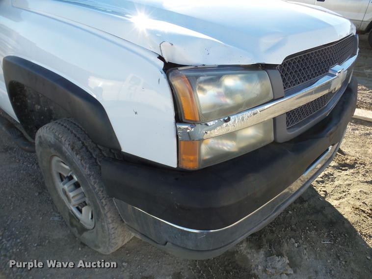 image for item DB5324 2003 Chevrolet Silverado 2500HD Crew Cab pickup truck