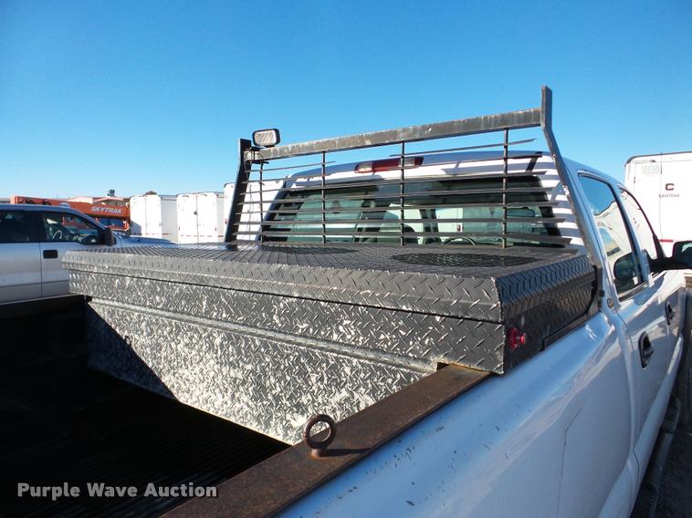 image for item DB5324 2003 Chevrolet Silverado 2500HD Crew Cab pickup truck