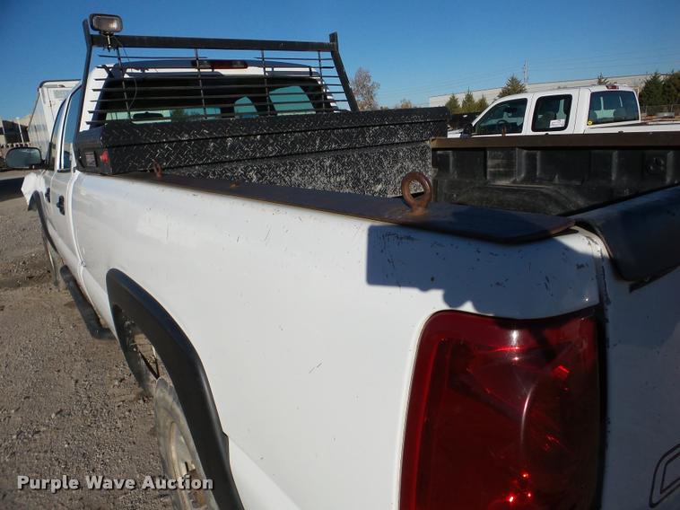 image for item DB5324 2003 Chevrolet Silverado 2500HD Crew Cab pickup truck