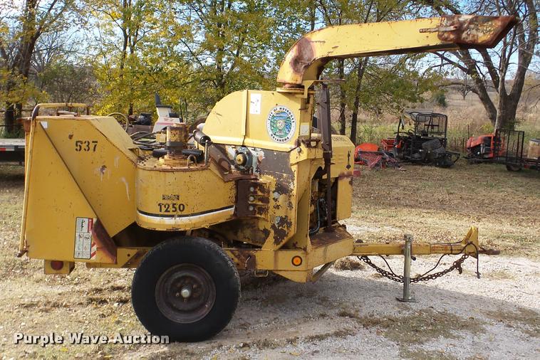 image for item DB5335 1989 Vermeer 1250 chipper