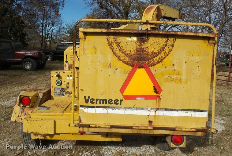 image for item DB5335 1989 Vermeer 1250 chipper