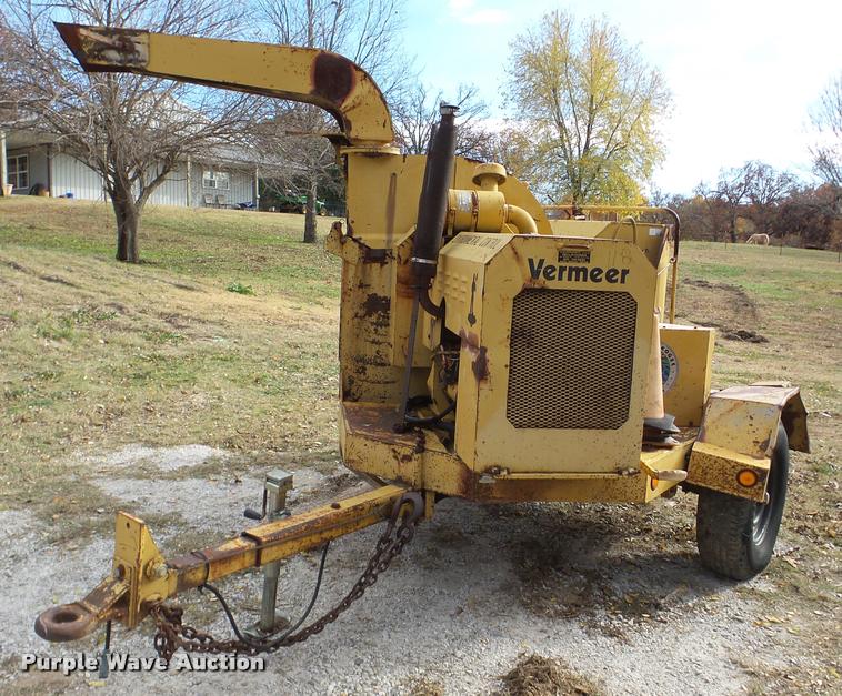 image for item DB5335 1989 Vermeer 1250 chipper