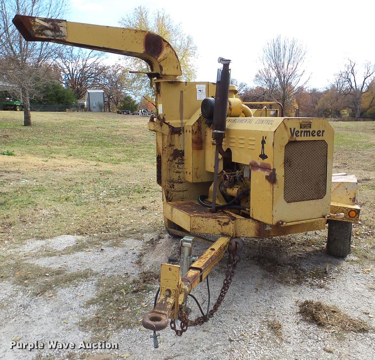 image for item DB5335 1989 Vermeer 1250 chipper