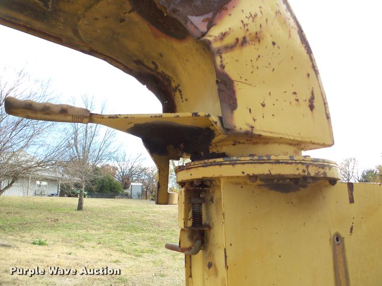 image for item DB5335 1989 Vermeer 1250 chipper