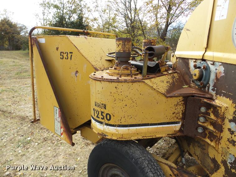 image for item DB5335 1989 Vermeer 1250 chipper