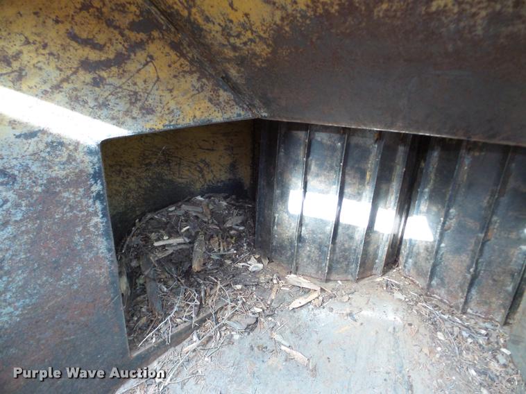 image for item DB5335 1989 Vermeer 1250 chipper