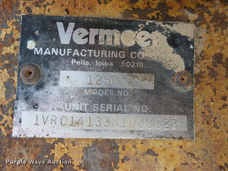 image for item DB5335 1989 Vermeer 1250 chipper
